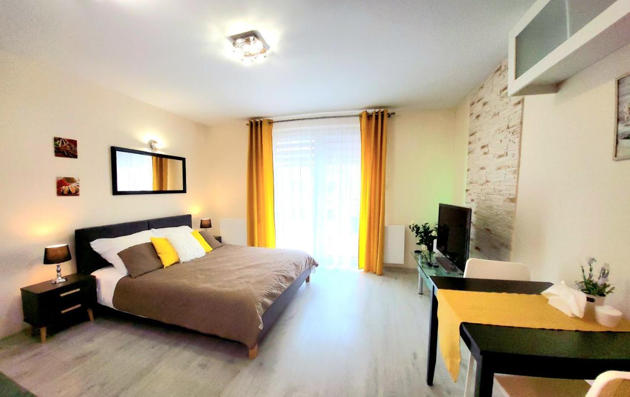 Cracow Novum Apartment Downtown 4 Persons คราคูฟ ภายนอก รูปภาพ