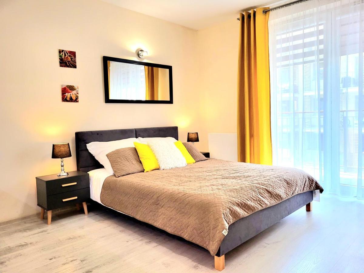 Cracow Novum Apartment Downtown 4 Persons คราคูฟ ภายนอก รูปภาพ