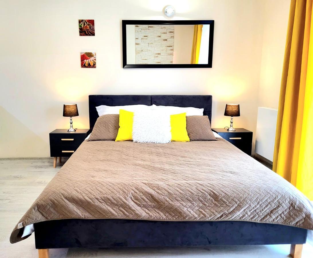 Cracow Novum Apartment Downtown 4 Persons คราคูฟ ภายนอก รูปภาพ
