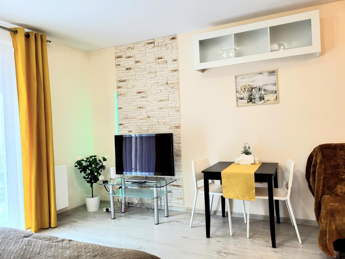 Cracow Novum Apartment Downtown 4 Persons คราคูฟ ภายนอก รูปภาพ