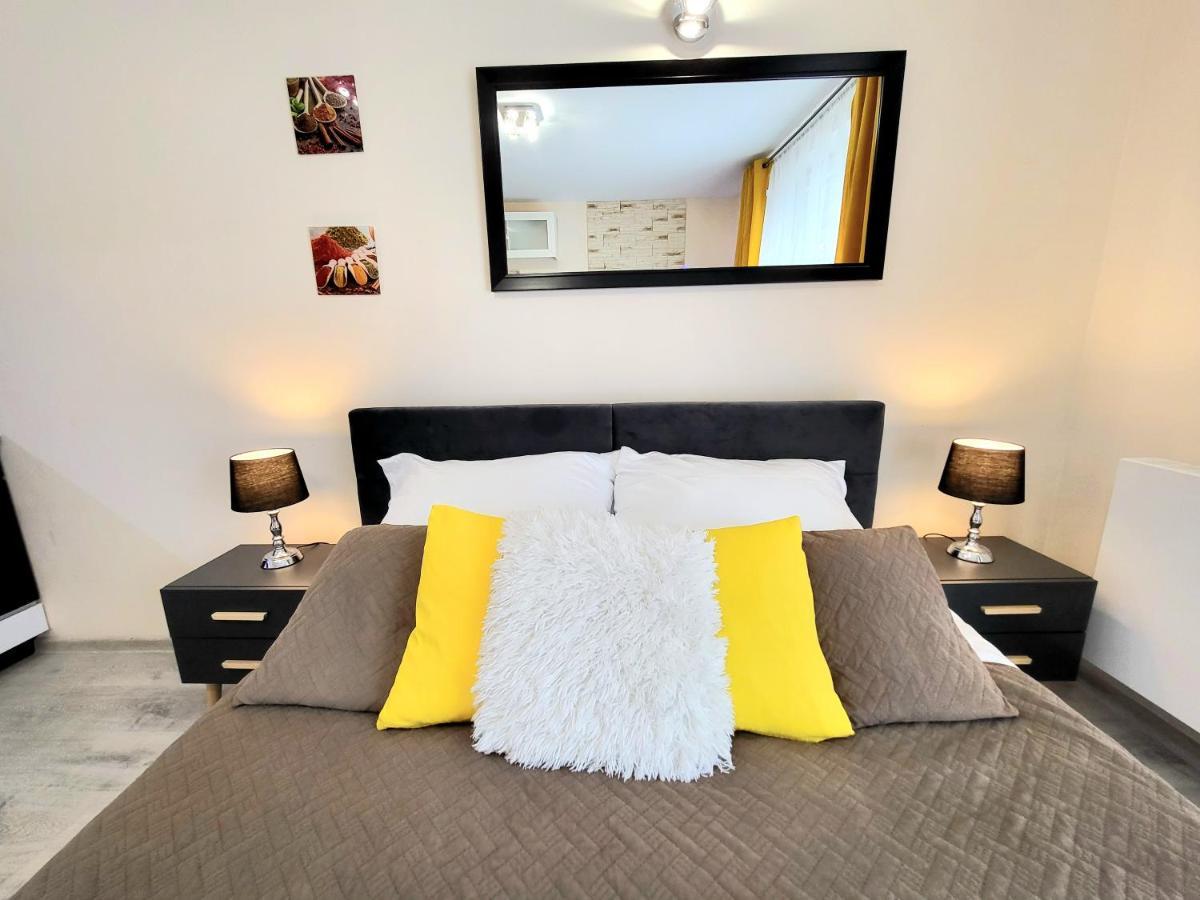 Cracow Novum Apartment Downtown 4 Persons คราคูฟ ภายนอก รูปภาพ