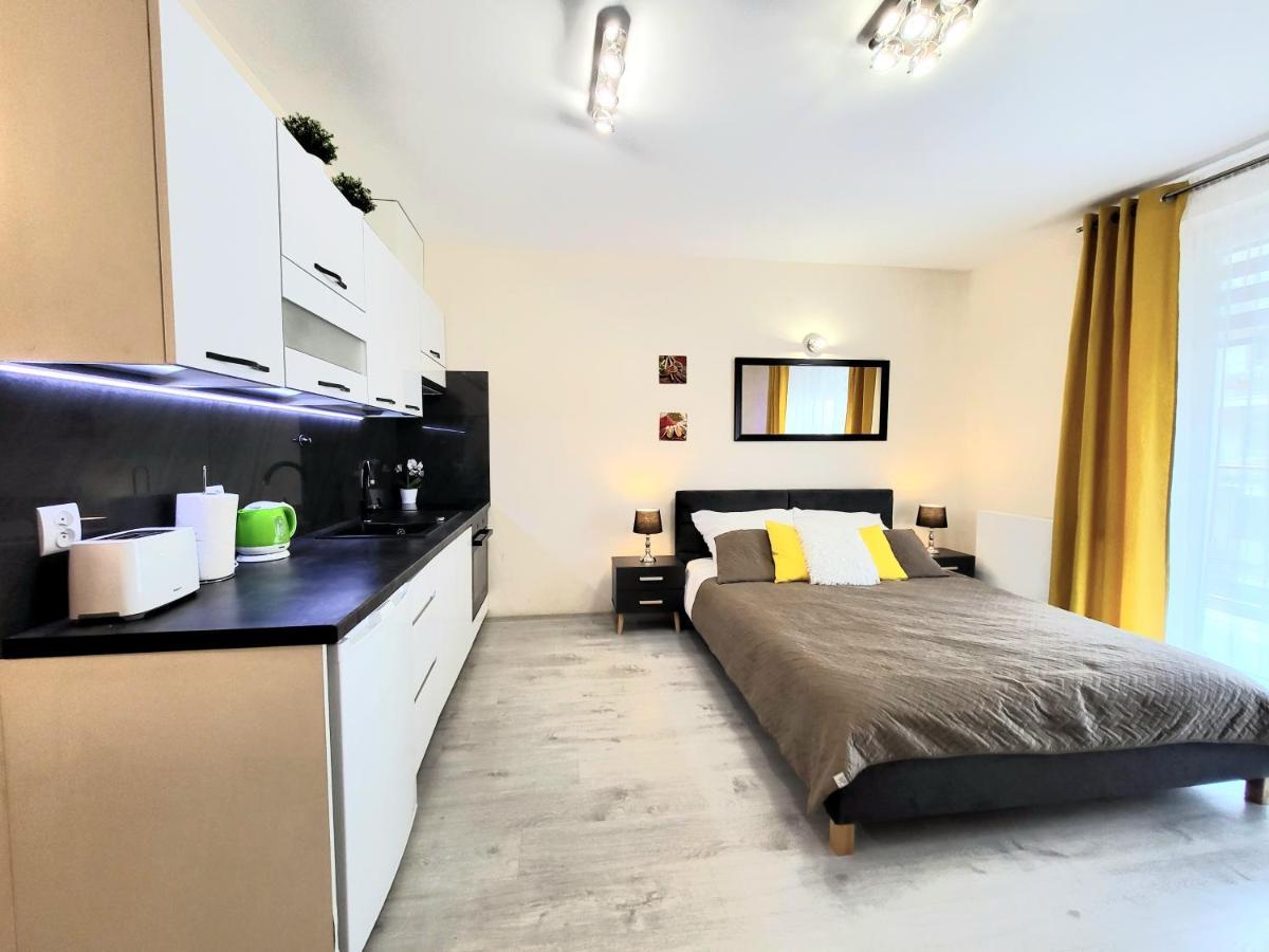 Cracow Novum Apartment Downtown 4 Persons คราคูฟ ภายนอก รูปภาพ