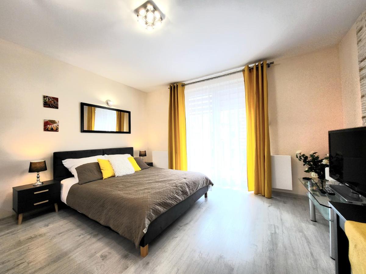 Cracow Novum Apartment Downtown 4 Persons คราคูฟ ภายนอก รูปภาพ